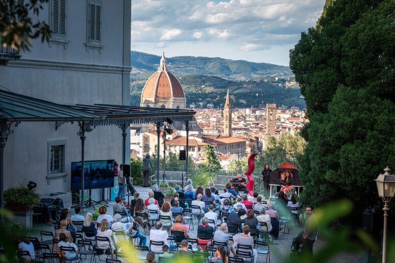 - RIPRODUZIONE RISERVATA