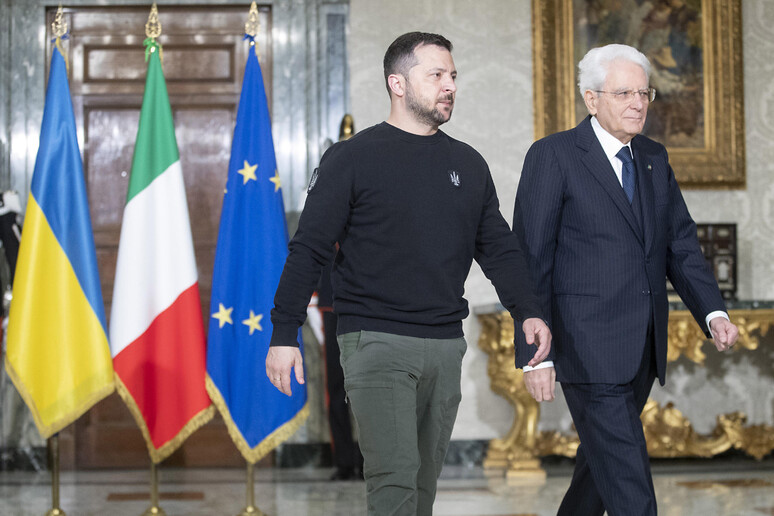 Volodymyr Zelensky e Sergio Mattarella - RIPRODUZIONE RISERVATA