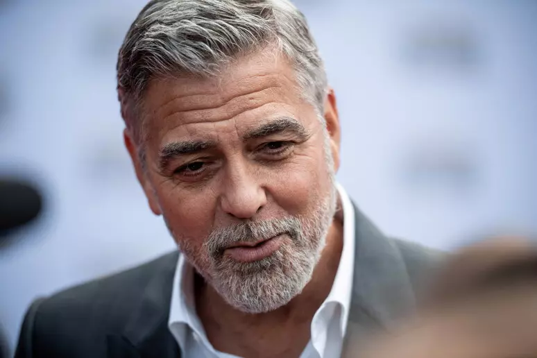 George Clooney appoggia Harris, 'Biden ha salvato la democrazia'