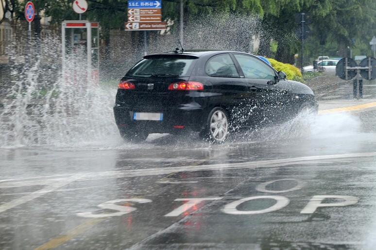 - RIPRODUZIONE RISERVATA