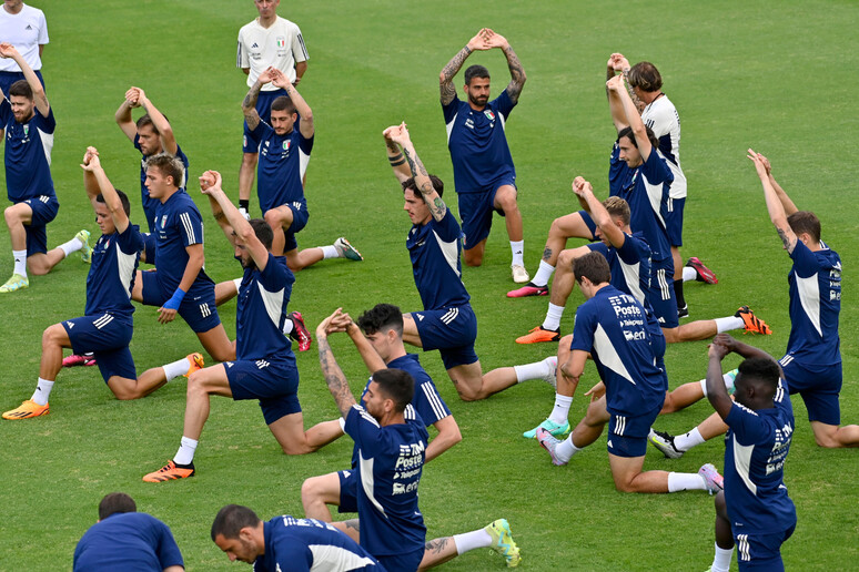 Gli azzurri di Mancini in allenamento - RIPRODUZIONE RISERVATA