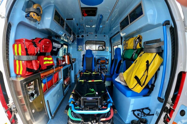 L 'interno di un 'ambulanza del 118 - RIPRODUZIONE RISERVATA