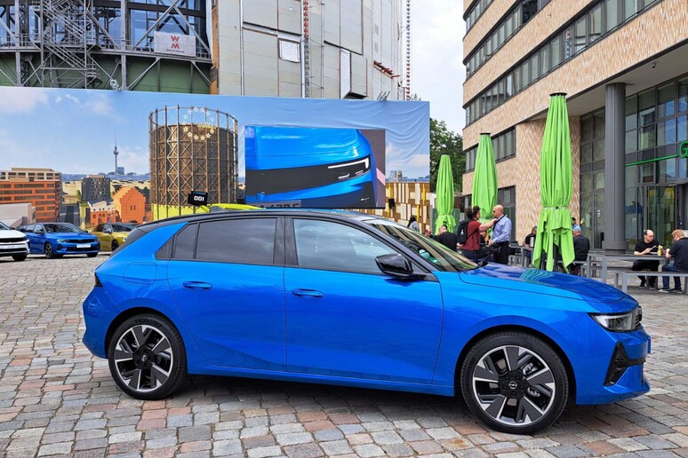 Opel Astra: debutta la versione full electric - RIPRODUZIONE RISERVATA