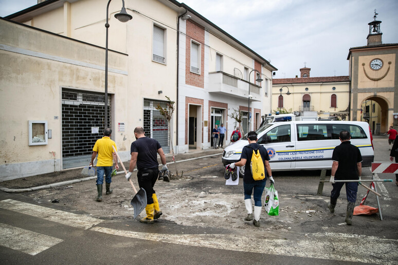 - RIPRODUZIONE RISERVATA