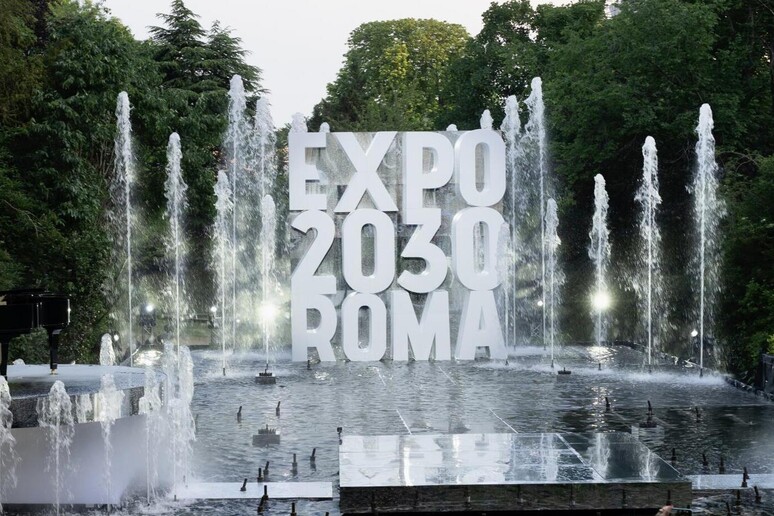 Il ricevimento per la candidatura di Roma a Expo 2023 presso l 'ambasciata italiana a Parigi a giugno - RIPRODUZIONE RISERVATA