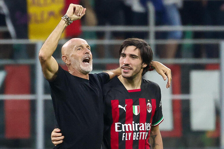 Stefano Pioli e Sandro Tonali - RIPRODUZIONE RISERVATA