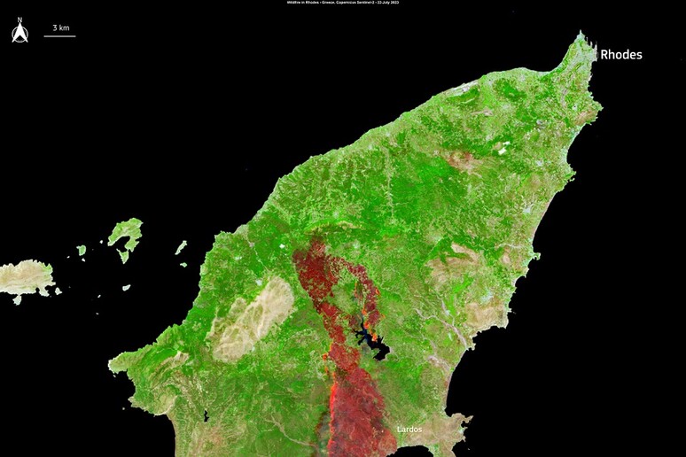 L’isola di Rodi devastata dagli incendi (fonte: Ue, Copernicus Sentinel-2) - RIPRODUZIONE RISERVATA