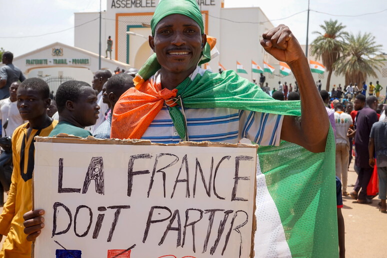 Supporters of General Abdourahamane Tchiani rally in Niamey © ANSA/EPA