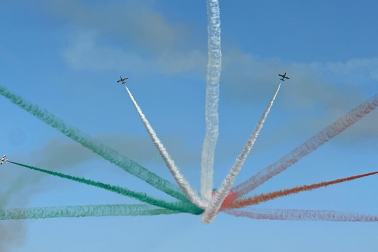 Frecce Tricolori show a Torino per i 100 anni dell Aeronautica