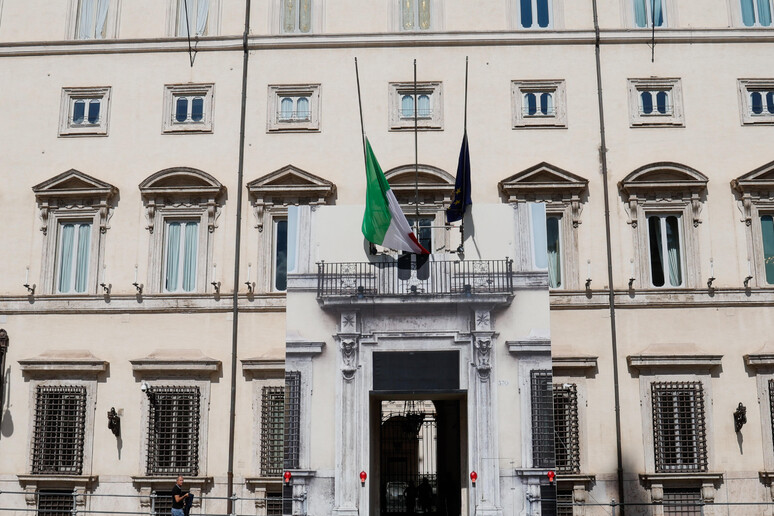 La facciata di palazzo Chigi - RIPRODUZIONE RISERVATA