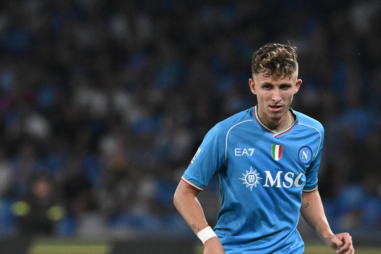 Calcio: Napoli ufficializza la cessione di Lindstrom all'Everton