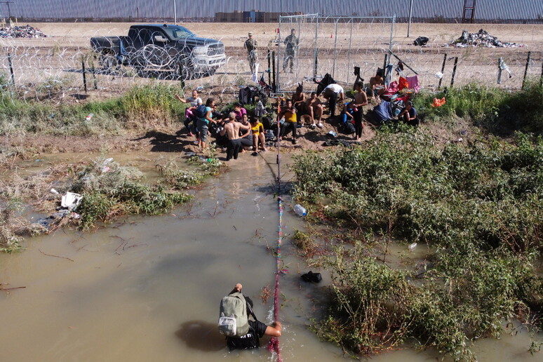 Il Messico costruisce rifugi per migranti, previsto nuovo esodo