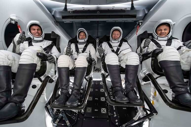 L 'equipaggio della missione Ax-3. Da sinistra: Marcus Wandt, Walter Villadei, Michael López-Alegría,  Alper Gezeravcı (fonte: Axiom Space) -     RIPRODUZIONE RISERVATA