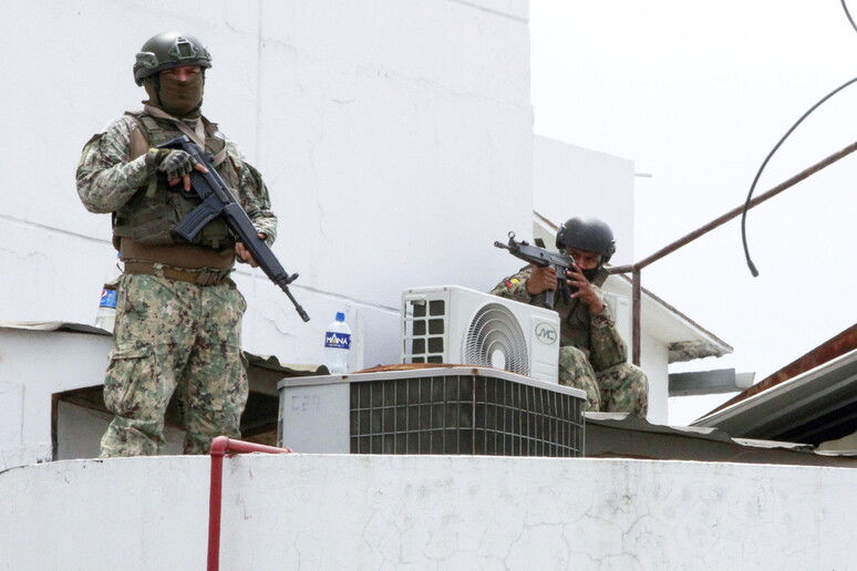 Ecuador, liberati quaranta ostaggi