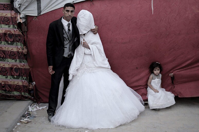 Sposarsi a Gaza nonostante il conflitto © ANSA/EPA