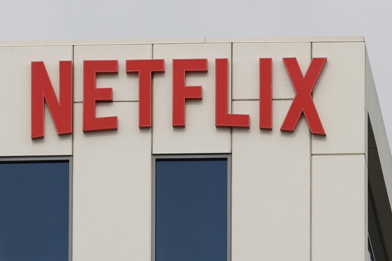 Netflix alza i prezzi in Italia, insorgono i consumatori