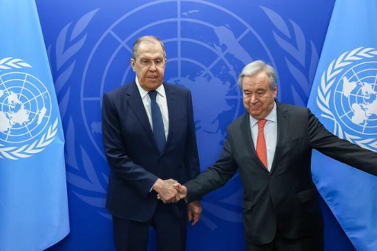 Antonio Guterres accoglie il ministro degli Esteri russo Serghei Lavrov al Palazzo di Vetro -     RIPRODUZIONE RISERVATA