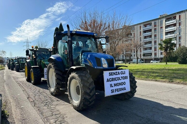 -     RIPRODUZIONE RISERVATA