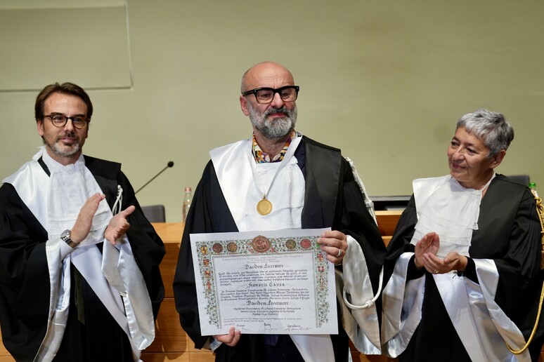 Laurea honoris causa al regista teatrale Livermore