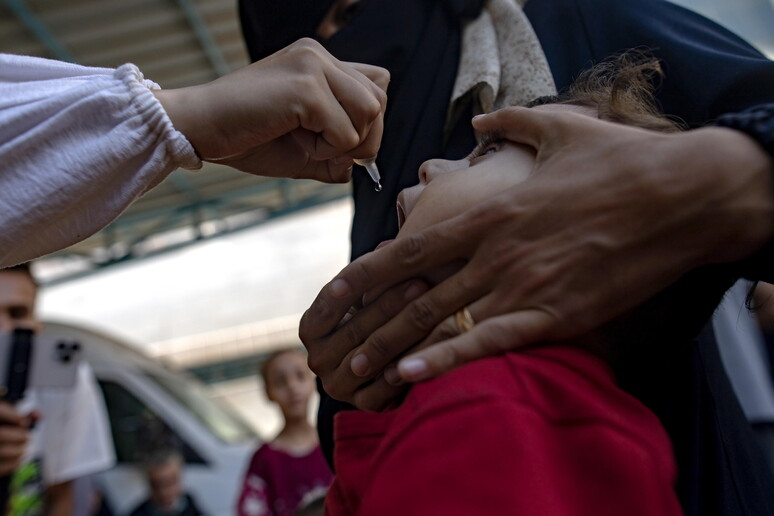 Second round of emergency polio vaccination campaign starts in the Gaza Strip © ANSA/EPA