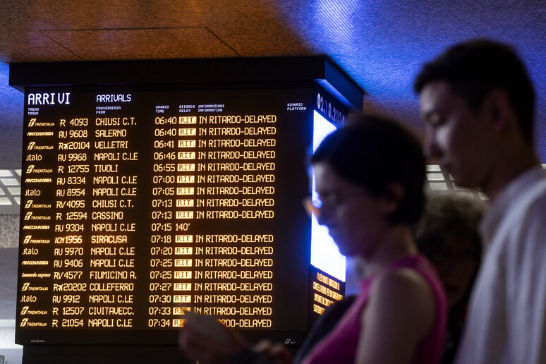 La Stazione Termini durante il guasto - RIPRODUZIONE RISERVATA