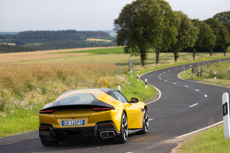 Ferrari 12Cilindri, bellezza moderna per resistere nel tempo © ANSA/Ferrari