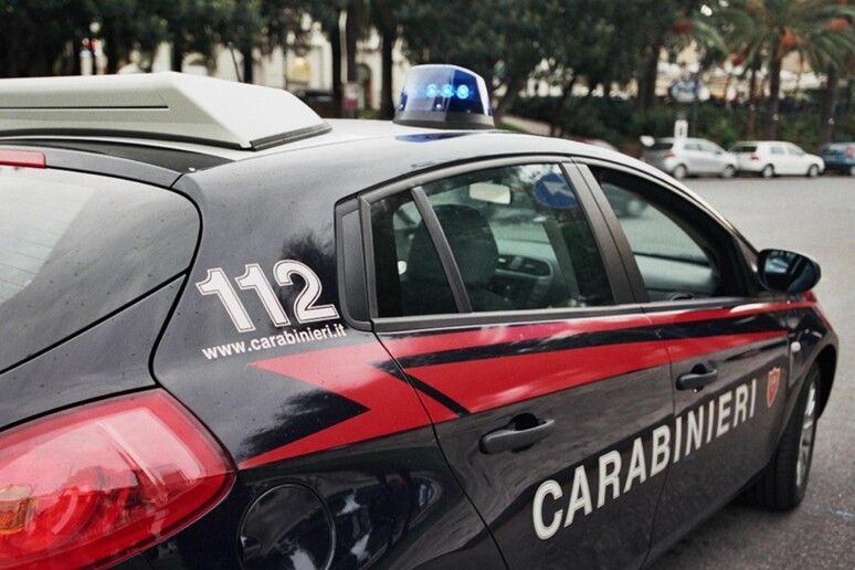 Violenza sessuale di gruppo su 12enne, indagati 3 minori