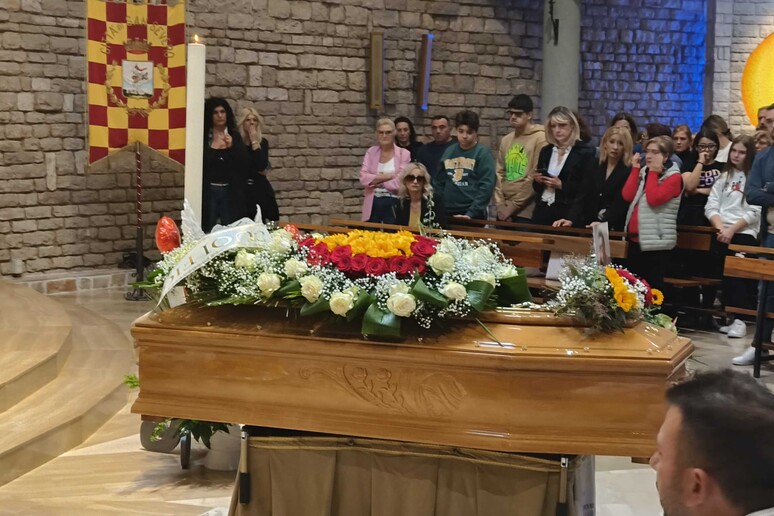 Femminicidio nel Foggiano, cominciati i funerali 'era solare'