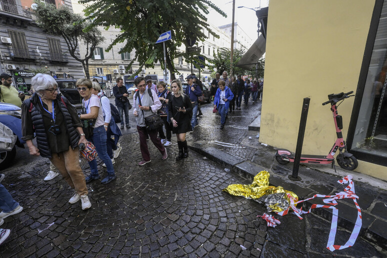 Quindicenne ucciso a colpi di pistola a Napoli - RIPRODUZIONE RISERVATA