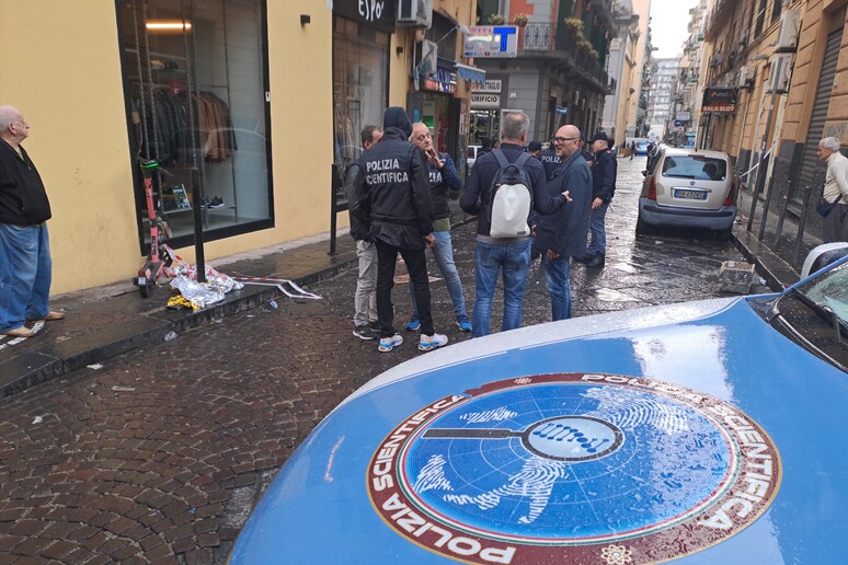 Quindicenne ucciso a colpi di pistola a Napoli - RIPRODUZIONE RISERVATA