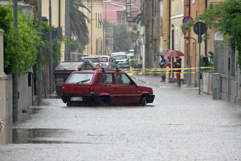 - RIPRODUZIONE RISERVATA