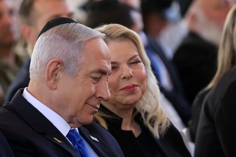 Benjamin Netanyahu con la moglie Sara © ANSA/AFP