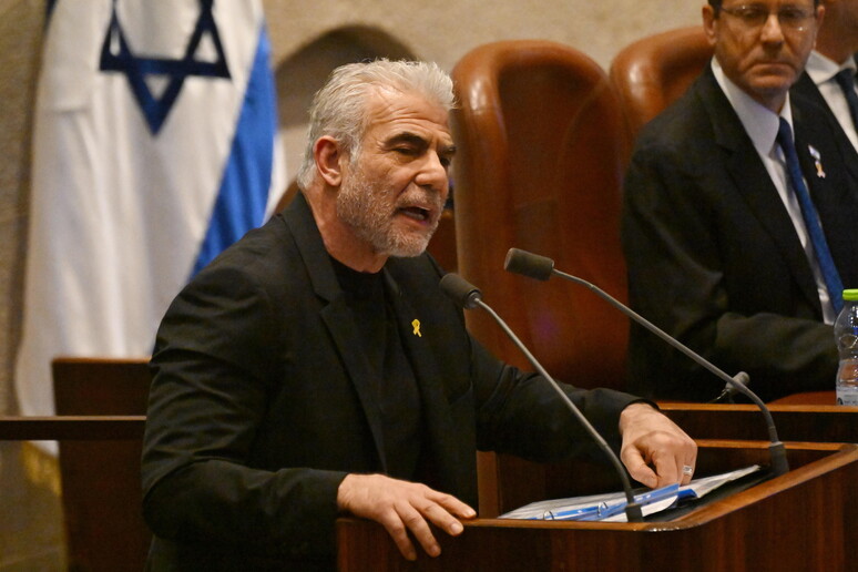 Il capo dell 'opposizione israeliana Yair Lapid © ANSA/EPA