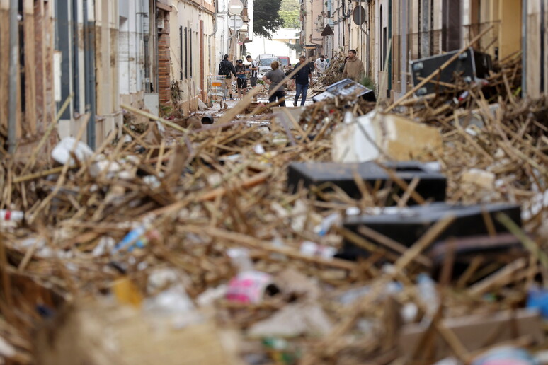 Soccorsi senza sosta a Valencia,  'non siamo ottimisti ' - RIPRODUZIONE RISERVATA