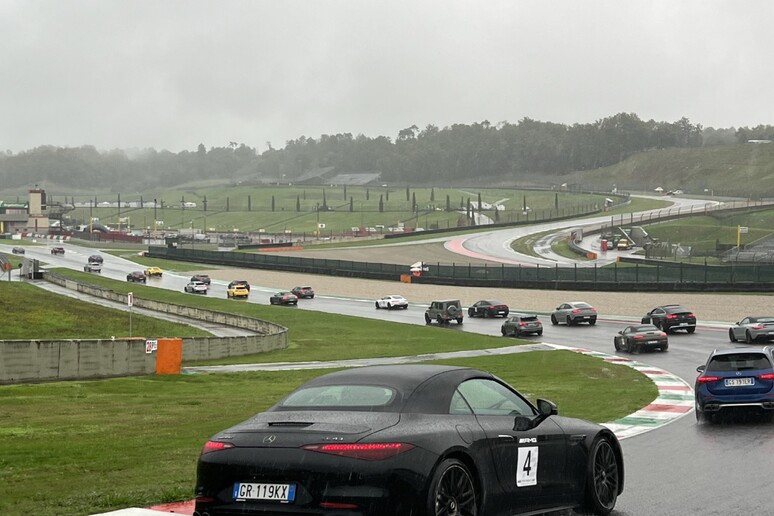 Adrenalina al Mugello con l 'AMG Performance Day - RIPRODUZIONE RISERVATA