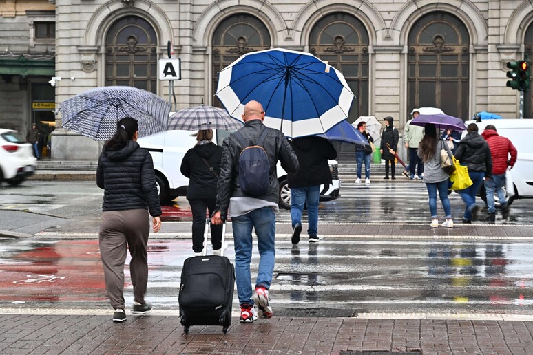 - RIPRODUZIONE RISERVATA