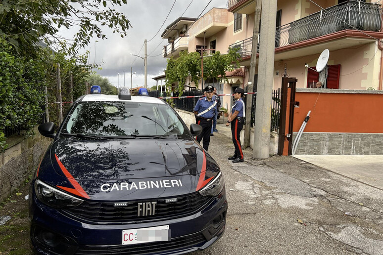 Carabinieri sul luogo della tragedia - RIPRODUZIONE RISERVATA