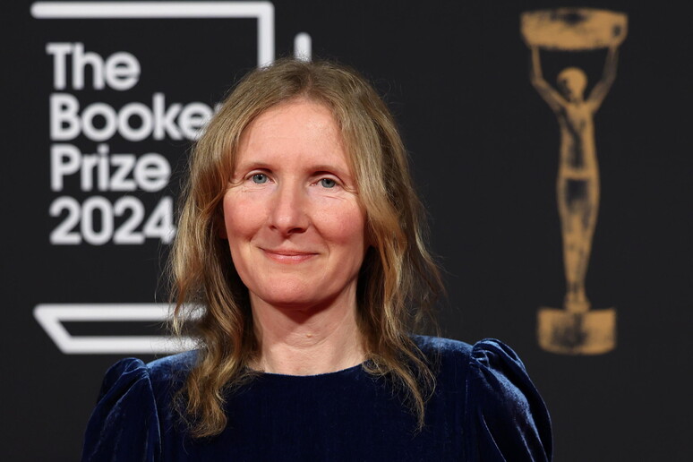 La scrittrice britannica Samantha Harvey vince il Booker Prize