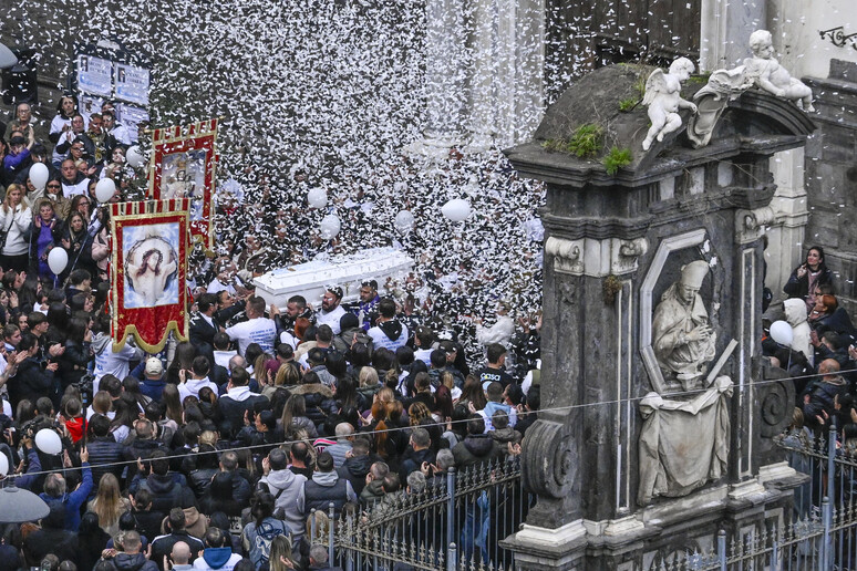 - RIPRODUZIONE RISERVATA