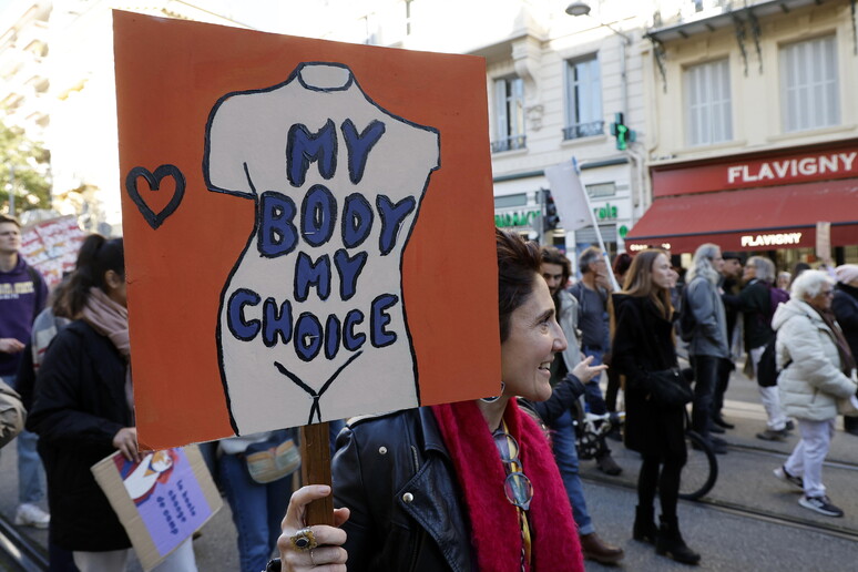 Le manifestazioni contro la violenza sulle donne nel mondo