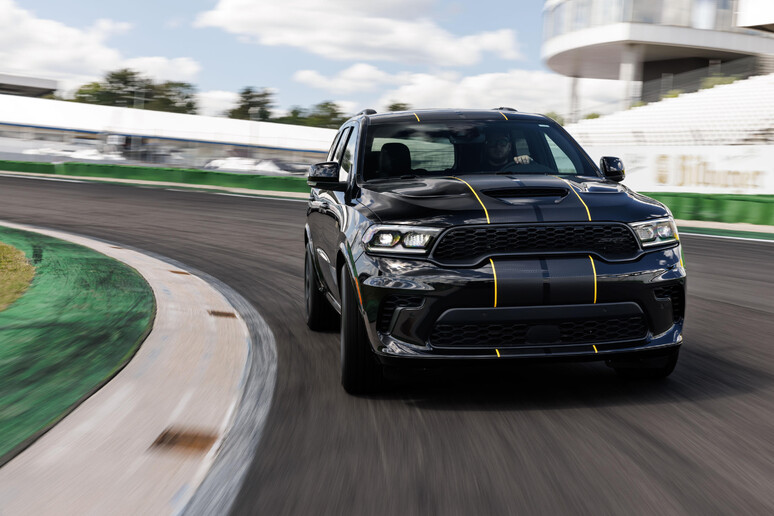 Dodge Durango SRT 392 AlcHEMI2024 è inno a prestazioni © ANSA/Marco Zamponi