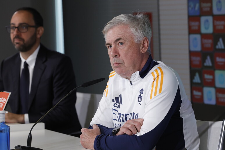 Ancelotti risponde a critici: 'Non sono stupido all'improvviso'