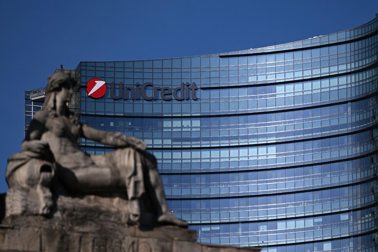 The Unicredit Tower skyscraper, headquarter of Italy’s biggest bank UniCredit © ANSA/AFP