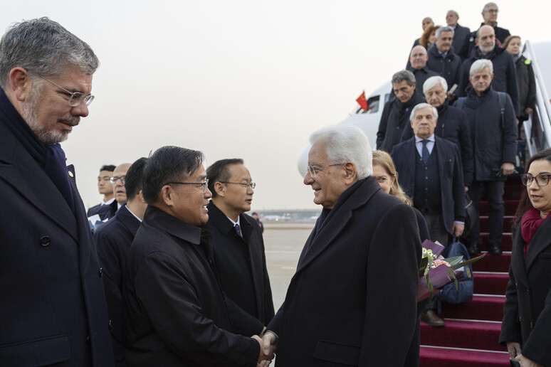 Mattarella a Pechino, visita di Stato in Cina - RIPRODUZIONE RISERVATA