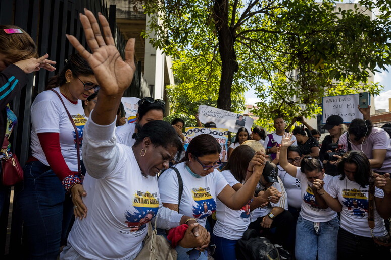 Amnesty, 'in Venezuela 200 adolescenti detenuti e torturati'