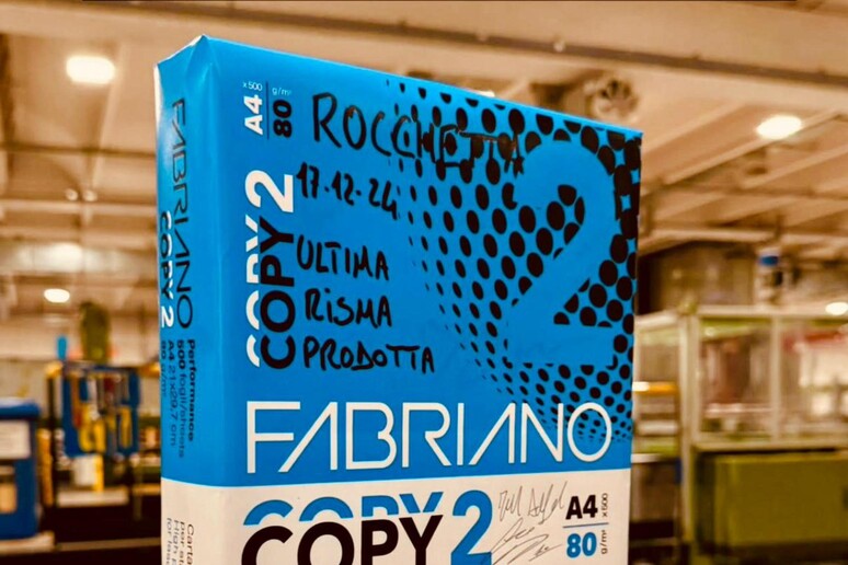 A Fabriano prodotta l 'ultima risma di carta per fotocopie - RIPRODUZIONE RISERVATA