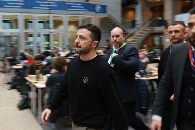 Zelensky, 'parteciperò alla riunione Ramstein in Germania'