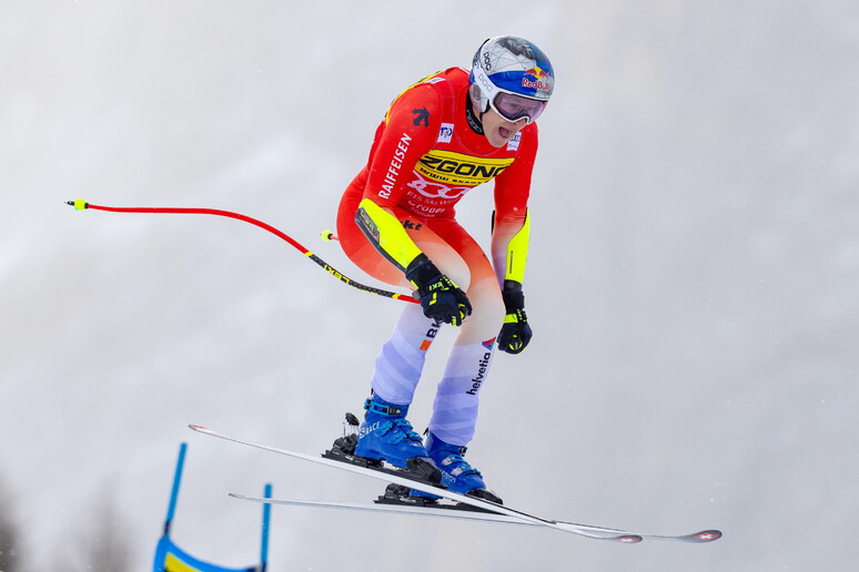 Odermatt vince discesa libera in Val Gardena, azzurri indietro