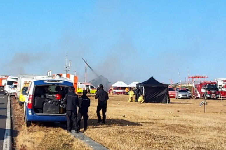 Corea del Sud, almeno 47 i morti nello schianto aereo