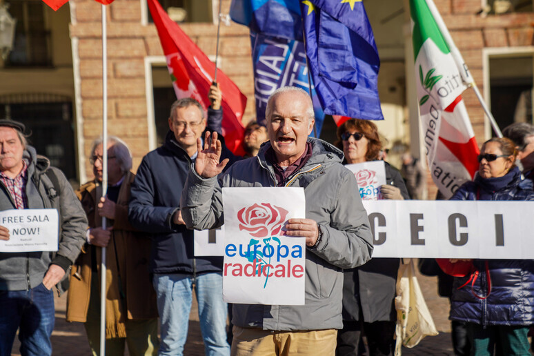 - RIPRODUZIONE RISERVATA